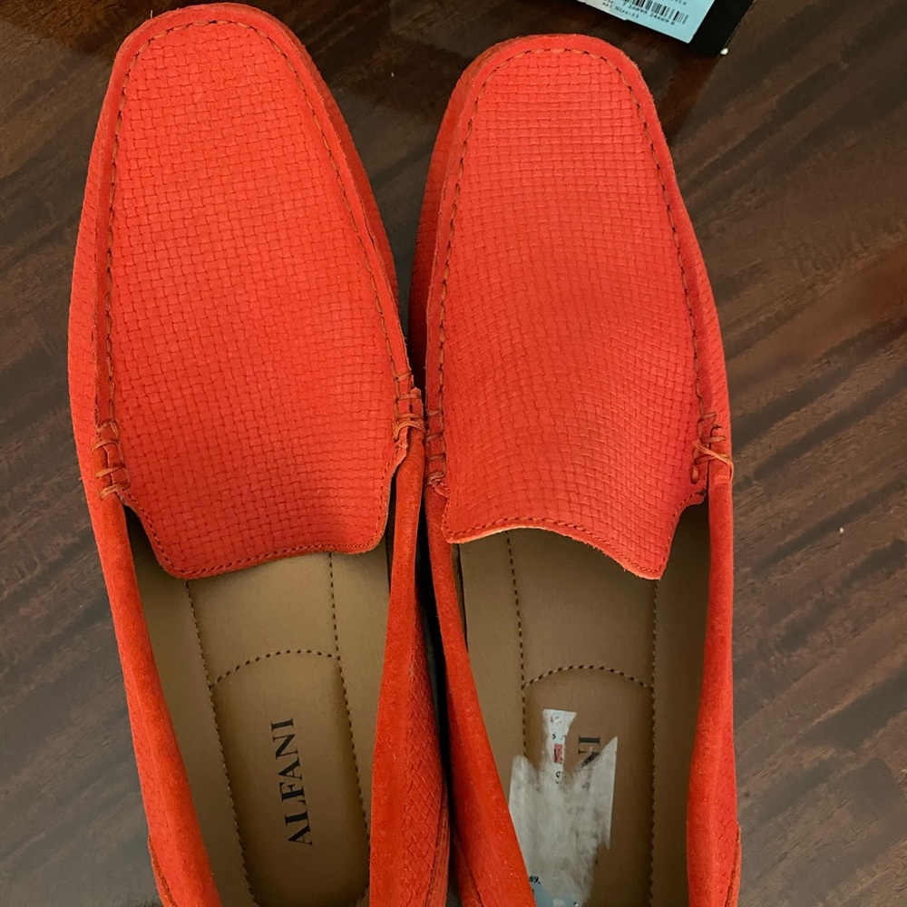 Men’s size 11M, Orange leather driving shoes in excellent condition by AlFANI